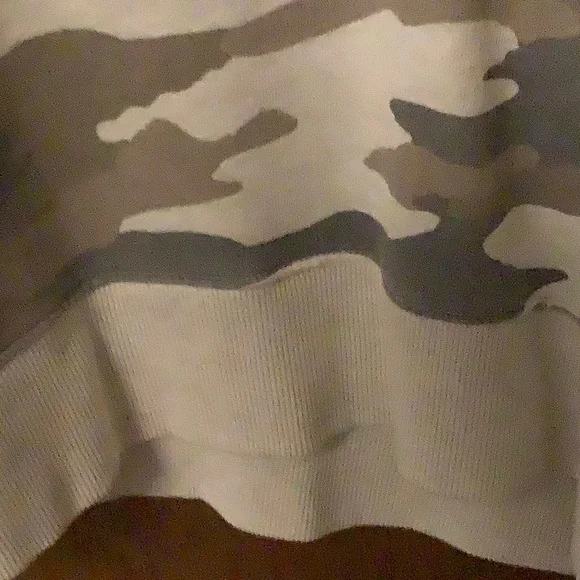 AERIE Camouflage Sweatshirt - Picture 6 of 8